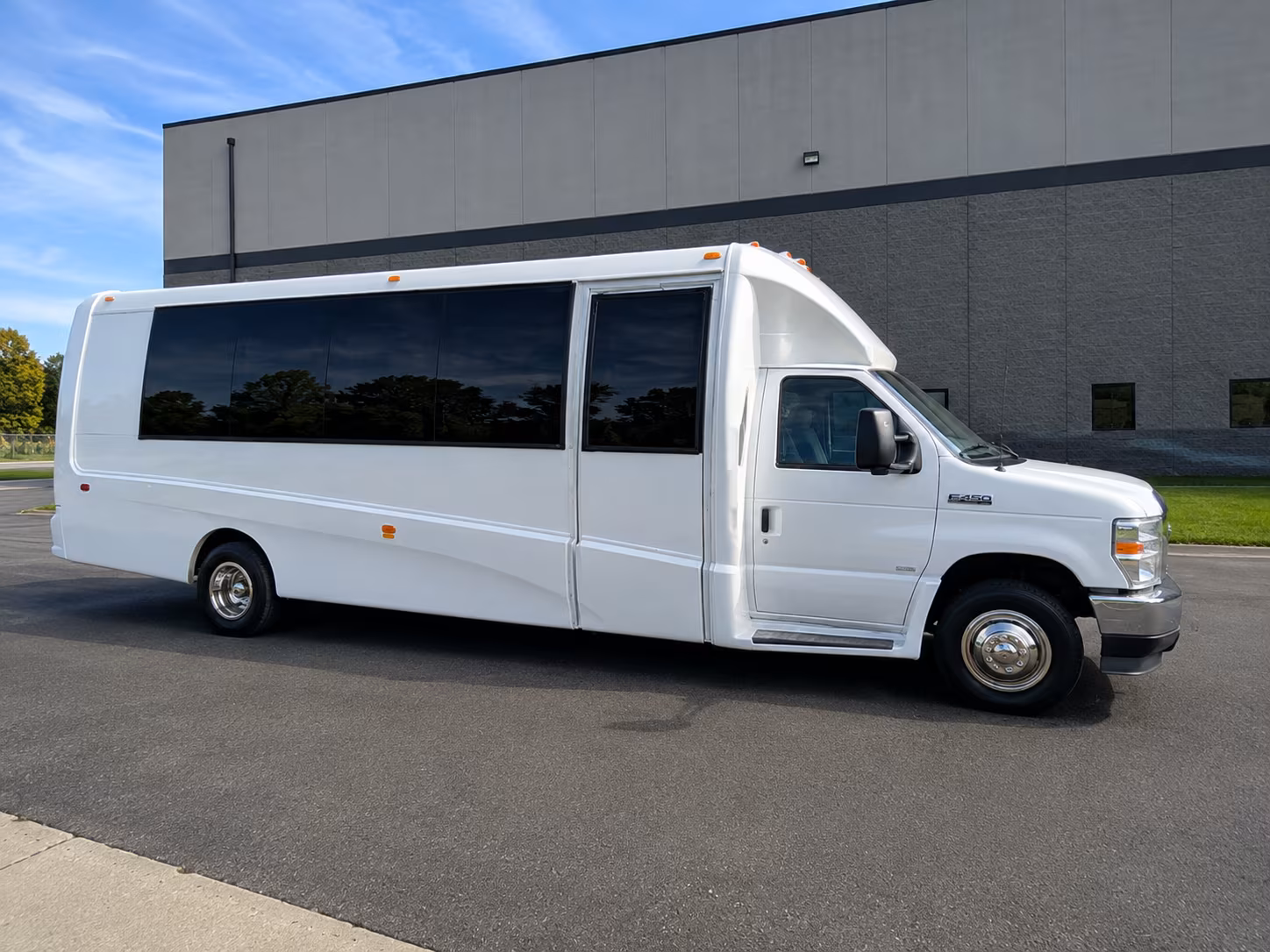 group transportation buses for trade shows and multi day corporate events